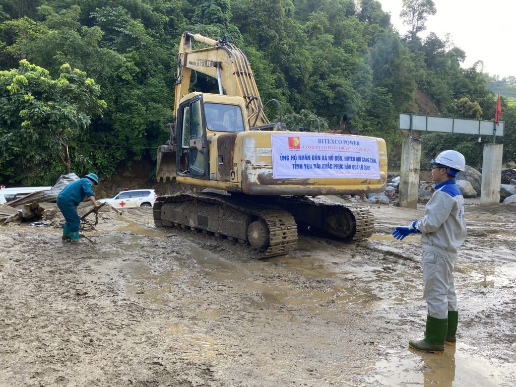 Thủy điện Văn Chấn hỗ trợ khắc phục hậu quả mưa lũ ở Mù Cang Chải