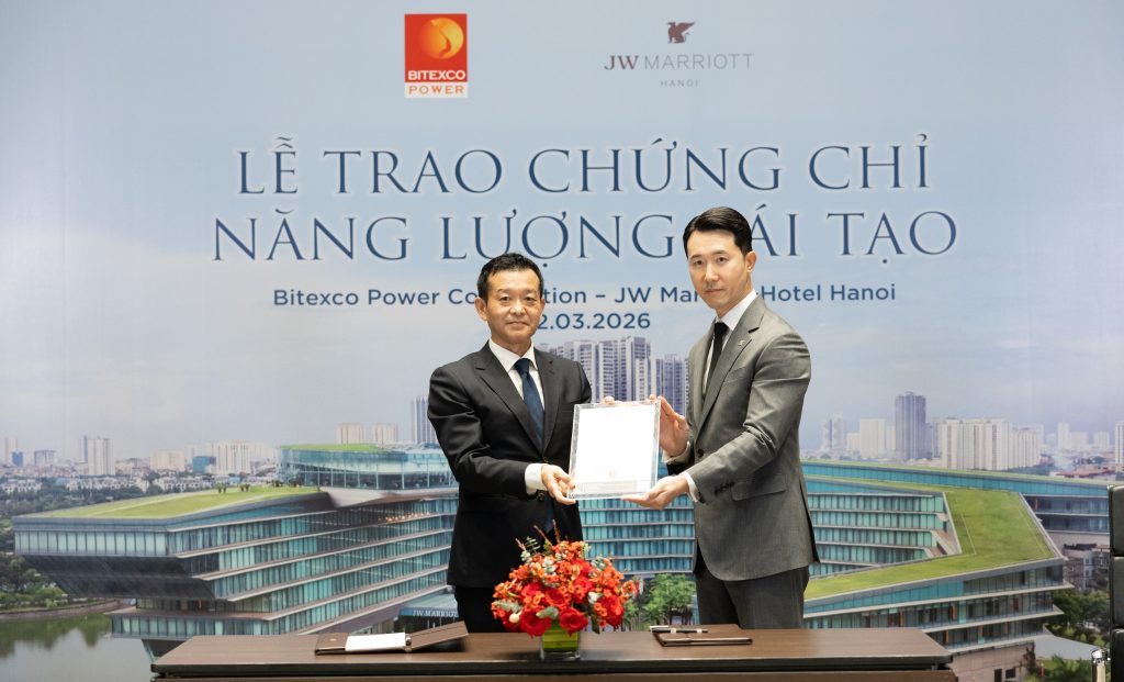 Lễ trao chứng chỉ Năng lượng tái tạo (I-REC) cho khách sạn JW Marriott Hanoi