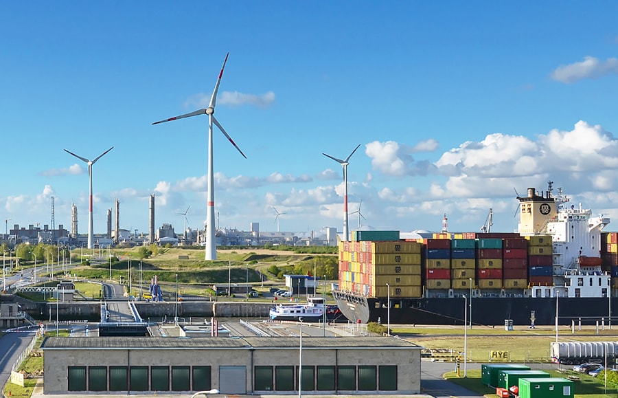 “Xanh hóa” năng lượng: Từ lựa chọn phát triển đến yêu cầu an ninh sống còn