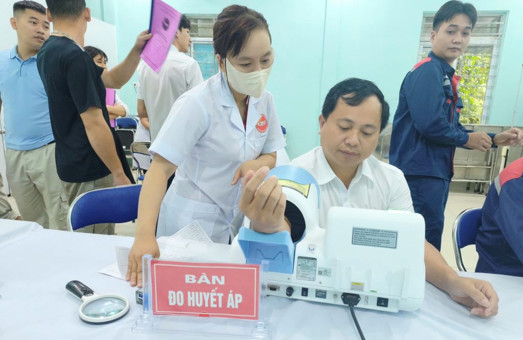 Chùm ảnh: Cụm thủy điện tại Tuyên Quang chăm sóc sức khỏe cho gần 200 người lao động