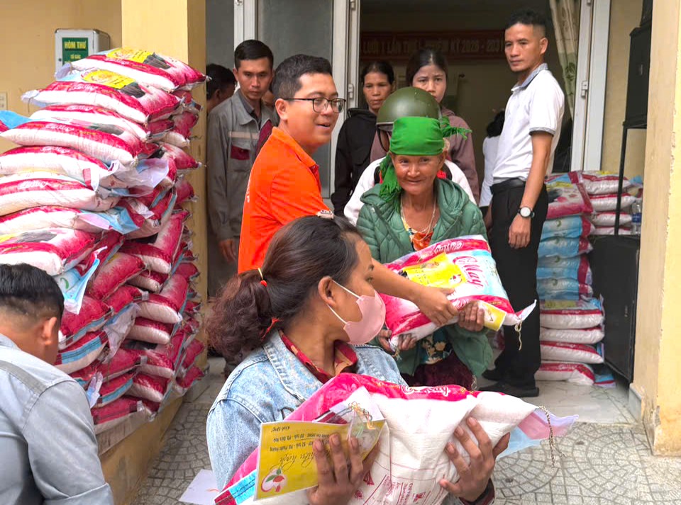 Người sáng lập Tập đoàn Bitexco gửi hàng nghìn phần quà yêu thương đến vùng sâu mùa Vu Lan  