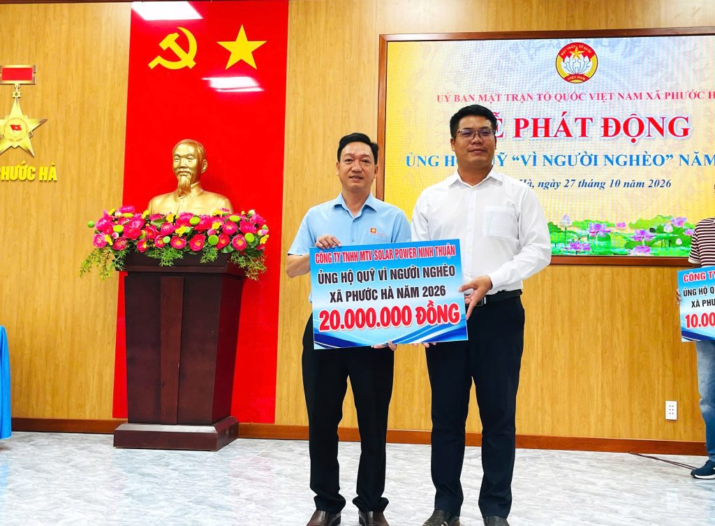 Điện mặt trời Nhị Hà ủng hộ 20 triệu đồng vào Quỹ “Vì người nghèo” xã Phước Hà năm 2026